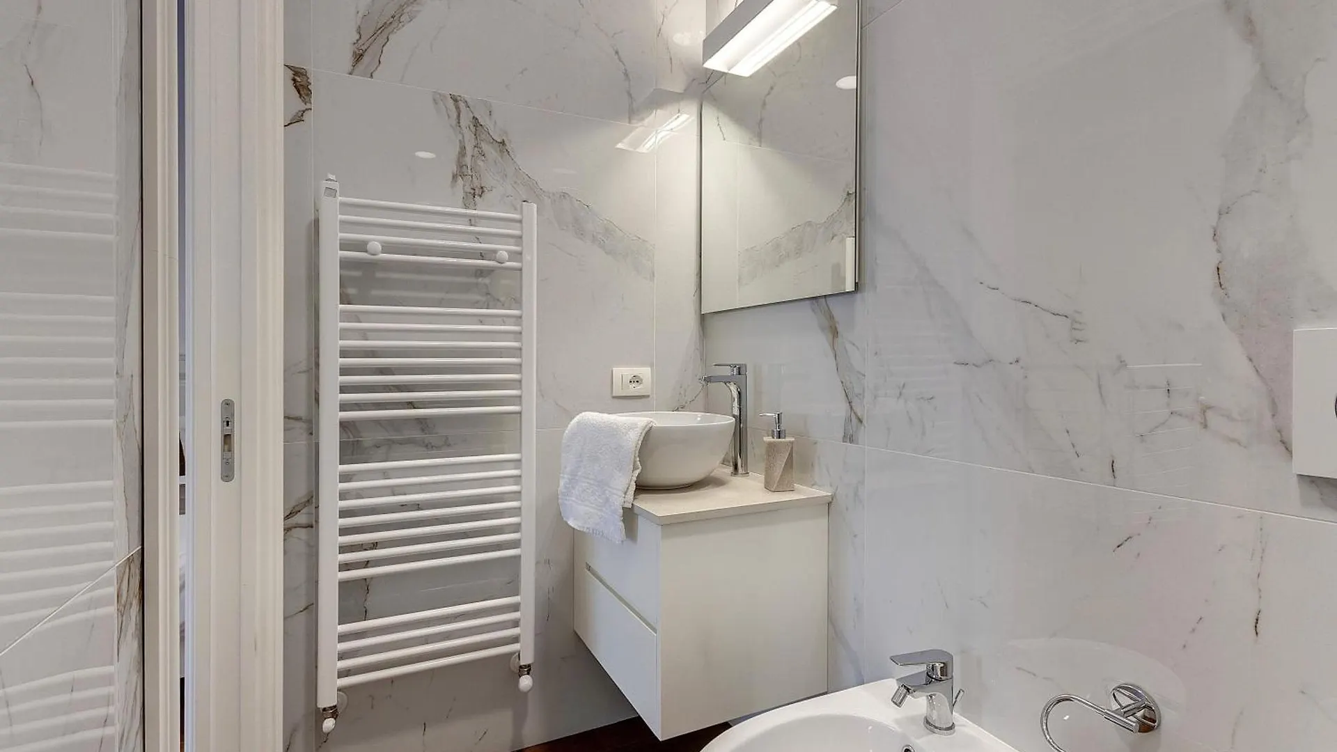 Bonnie - Clyde - Marvin Apartments By Mamo Firenze Italia